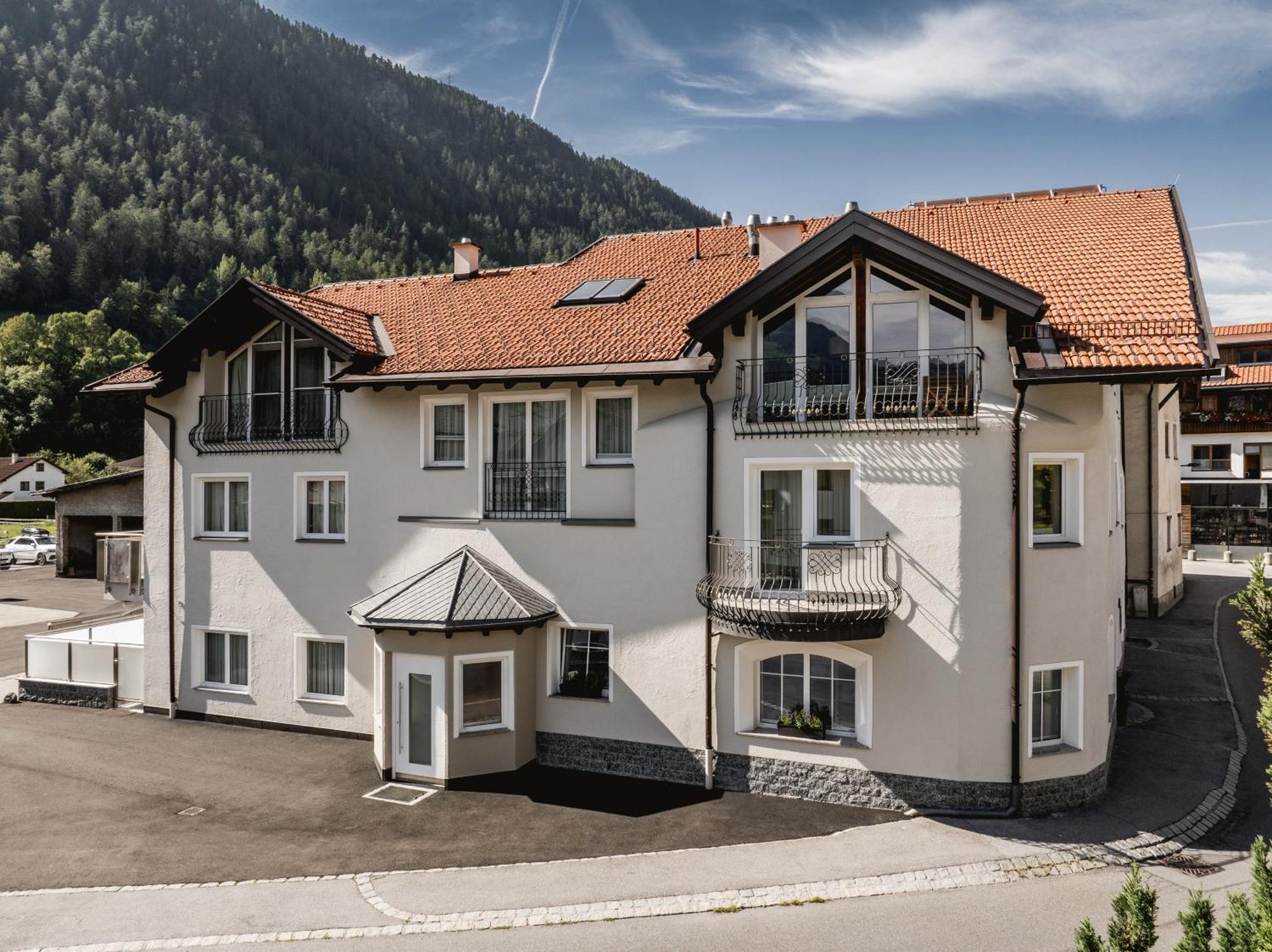 Alpenapartments Ried im Oberinntal Exterior foto